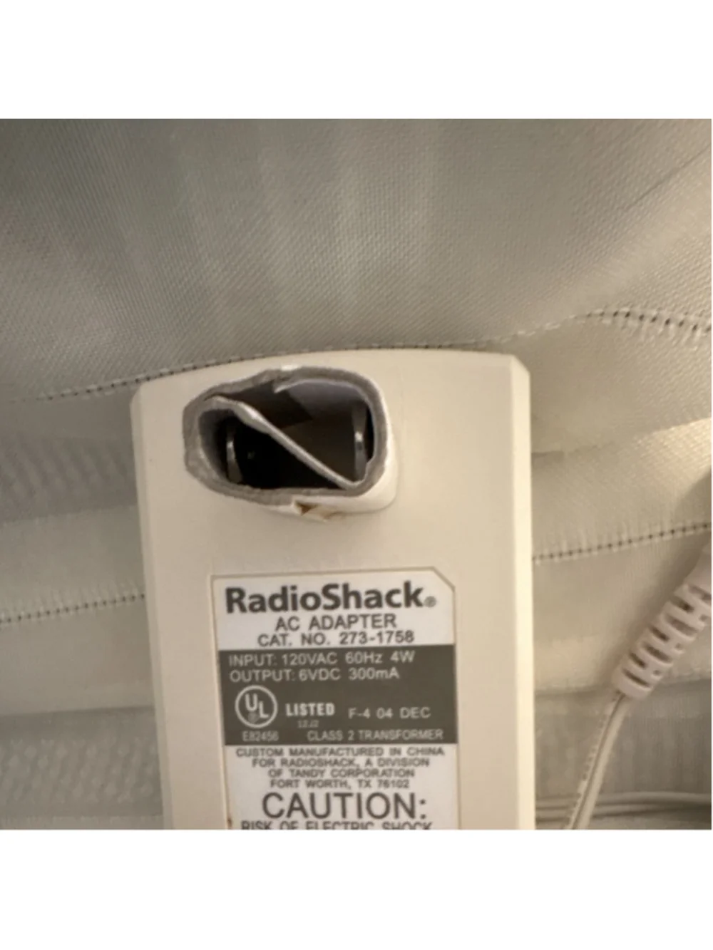 RadioShack AC Adapter Power Supply 6V 300mA White 273-1758 6 Volt Output